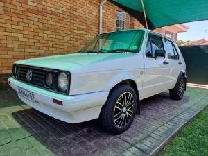 R765 Per Month : 2002 VW CITI GOLF 1.4i